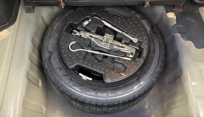 2017 Maruti Ciaz DELTA 1.4 MT PETROL, CNG, Manual, 23,449 km, Spare Tyre