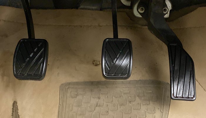 2017 Maruti Ciaz DELTA 1.4 MT PETROL, CNG, Manual, 23,449 km, Pedals