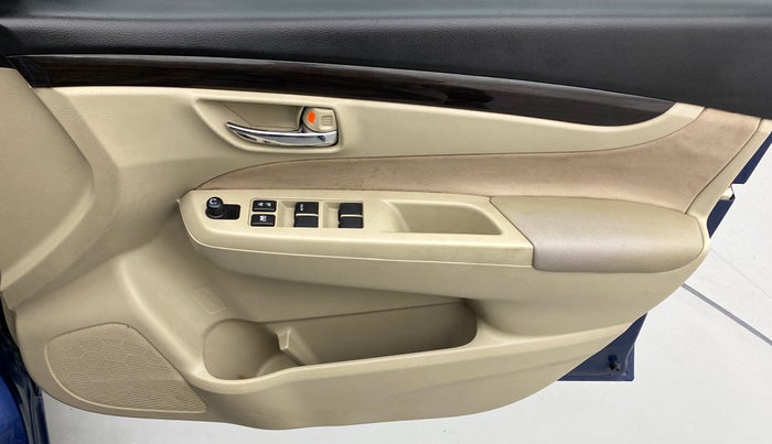 2017 Maruti Ciaz DELTA 1.4 MT PETROL, CNG, Manual, 23,449 km, Driver Side Door Panels Control