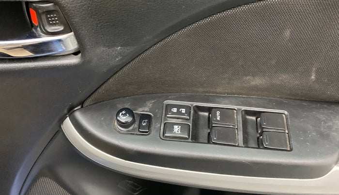 2016 Maruti Baleno ZETA PETROL 1.2, Petrol, Manual, 78,911 km, Right rear-view mirror - ORVM knob broken and not working
