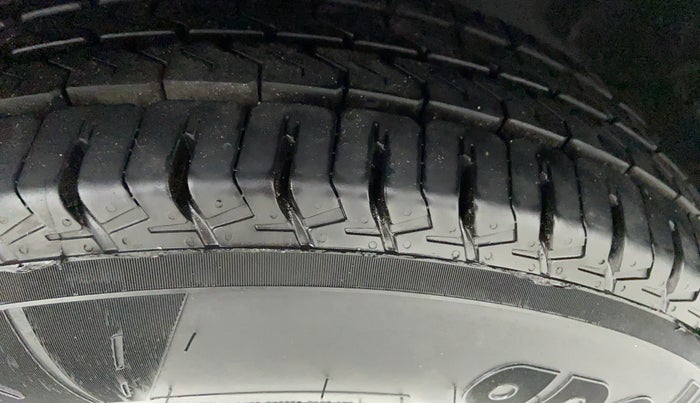 2012 Maruti Swift VDI, Diesel, Manual, 38,289 km, Left Front Tyre Tread
