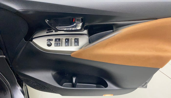 2018 Toyota Innova Crysta 2.8 ZX AT 7 STR, Diesel, Automatic, 47,029 km, Driver Side Door Panels Control