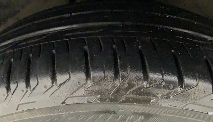 2018 Toyota Innova Crysta 2.8 ZX AT 7 STR, Diesel, Automatic, 47,029 km, Left Front Tyre Tread