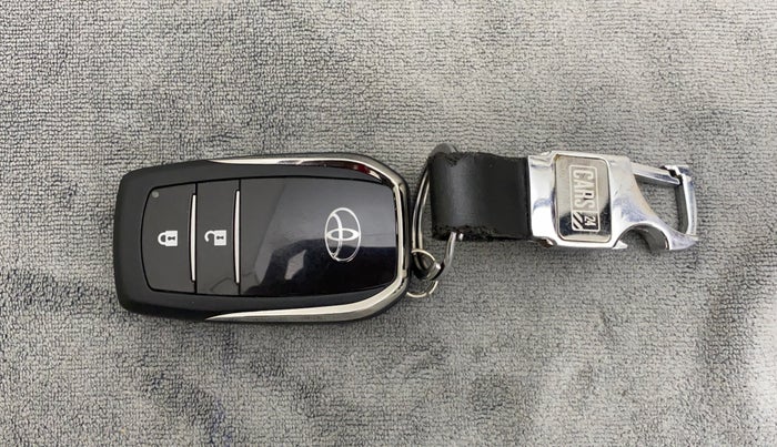 2018 Toyota Innova Crysta 2.8 ZX AT 7 STR, Diesel, Automatic, 47,029 km, Key Close Up