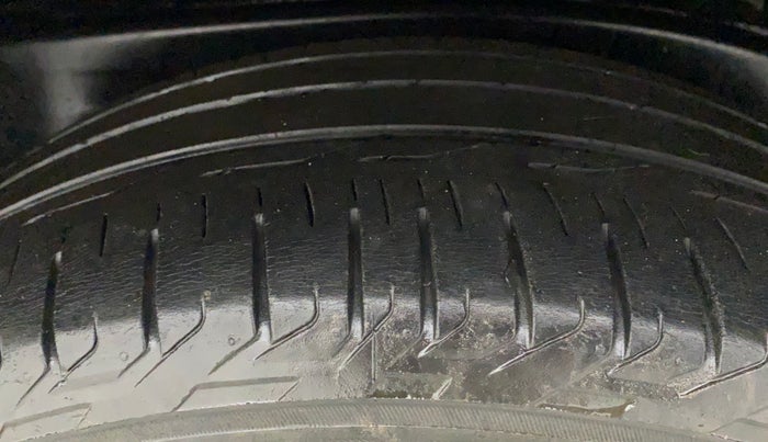 2018 Toyota Innova Crysta 2.8 ZX AT 7 STR, Diesel, Automatic, 47,029 km, Left Rear Tyre Tread