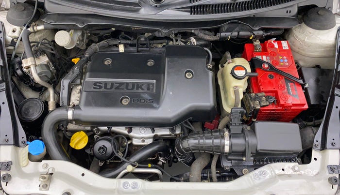 2015 Maruti Swift VDI ABS, Diesel, Manual, 76,491 km, Engine Bonet View