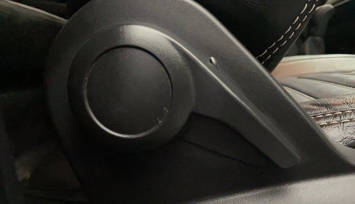 2022 Tata PUNCH ADVENTURE MT, Petrol, Manual, 72,647 km, Driver Side Adjustment Panel