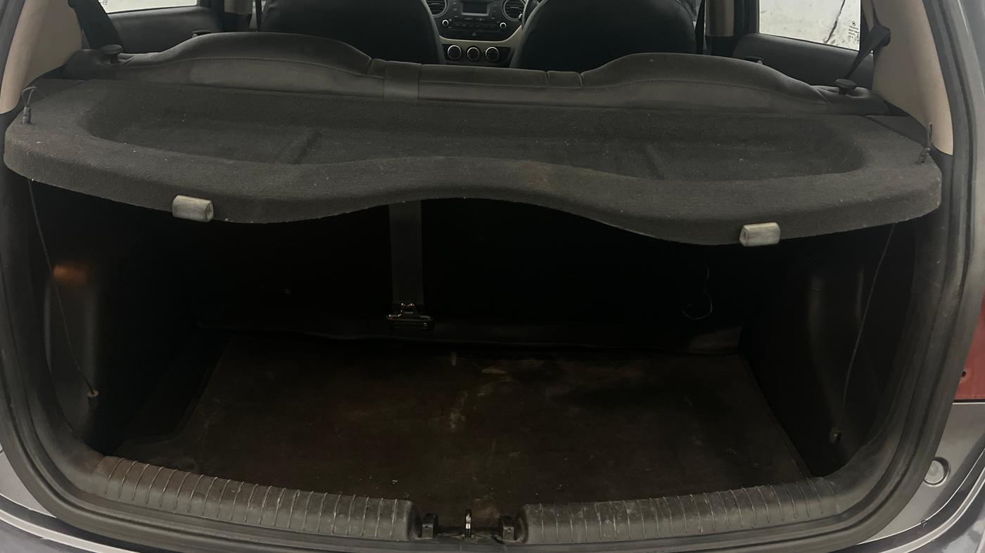 2015 Hyundai Grand i10 SPORTZ 1.2 KAPPA VTVT, Petrol, Manual, 1,13,358 km, Boot Inside