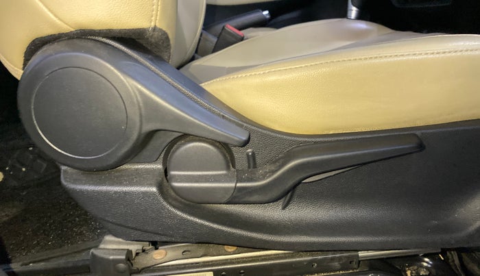 2022 Honda City 1.5L I-VTEC ZX CVT, Petrol, Automatic, 41,943 km, Driver Side Adjustment Panel
