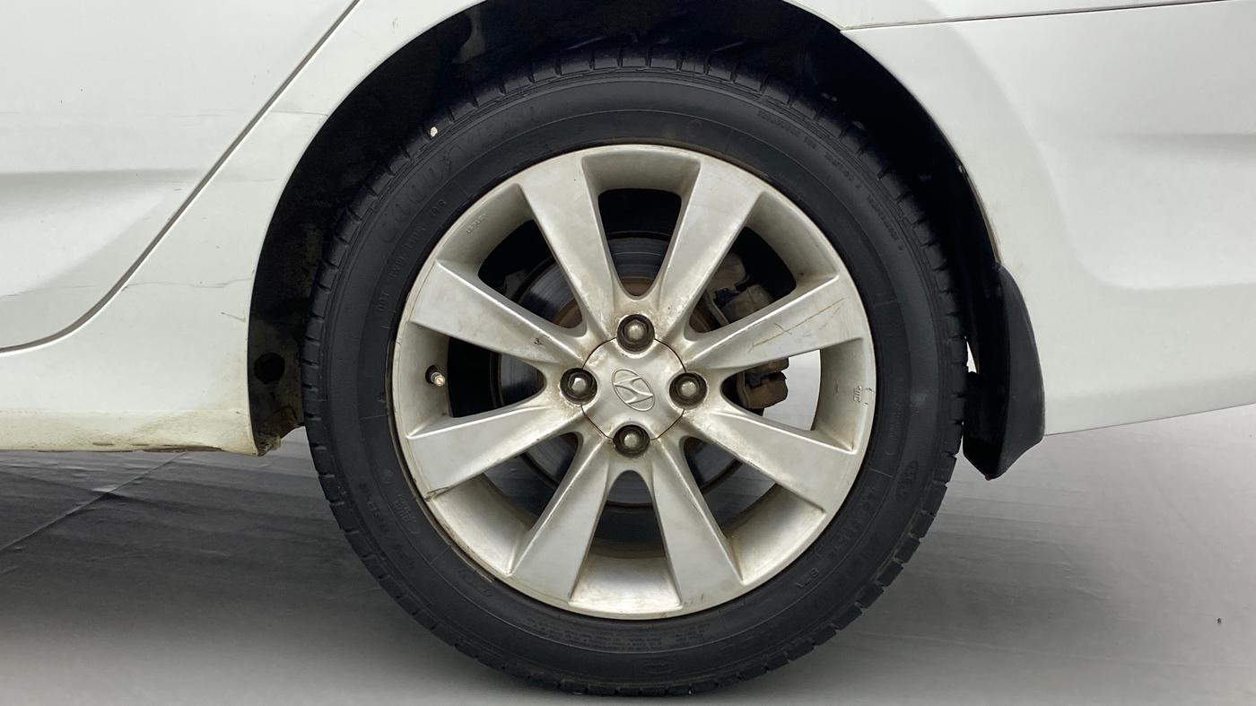 2012 Hyundai Verna FLUIDIC 1.6 VTVT SX, Petrol, Manual, 74,925 km, Left Rear Wheel