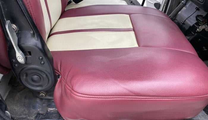 2015 Maruti Omni 5 STR, Petrol, Manual, 38,233 km, Driver Side Adjustment Panel