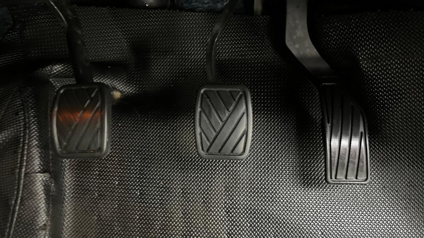 2022 Maruti Vitara Brezza VXI, Petrol, Manual, 80,550 km, Pedals