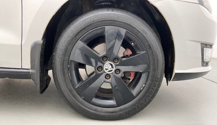 2017 Skoda Rapid AMBITION 1.5 TDI, Diesel, Manual, 94,883 km, Right Front Wheel