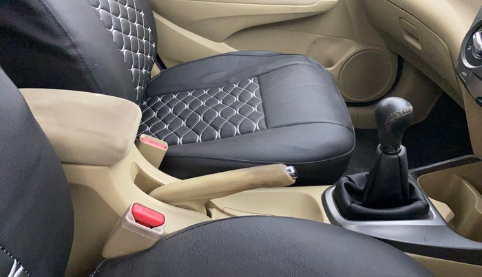 2013 Honda City 1.5L I-VTEC V MT SUNROOF, Petrol, Manual, 1,34,141 km, Gear Lever