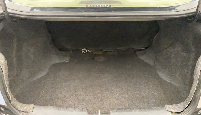 2013 Honda City 1.5L I-VTEC V MT SUNROOF, Petrol, Manual, 1,34,141 km, Boot Inside