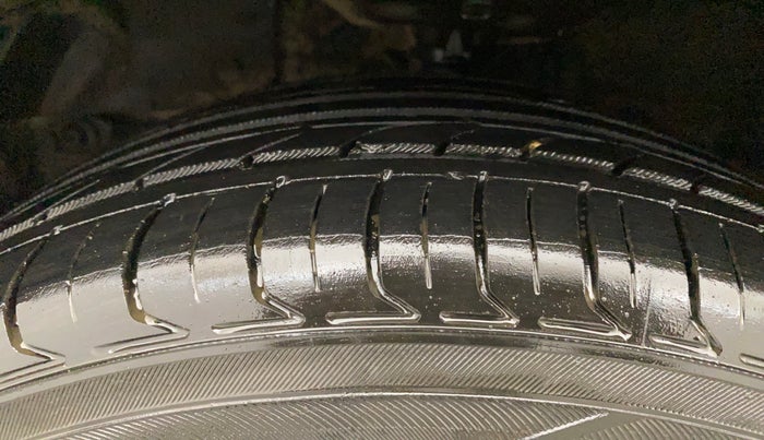 2013 Honda City 1.5L I-VTEC V MT SUNROOF, Petrol, Manual, 1,34,141 km, Left Front Tyre Tread