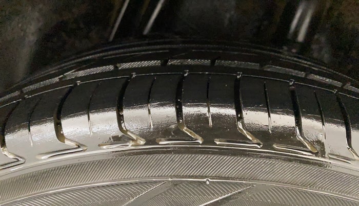 2013 Honda City 1.5L I-VTEC V MT SUNROOF, Petrol, Manual, 1,34,141 km, Left Rear Tyre Tread