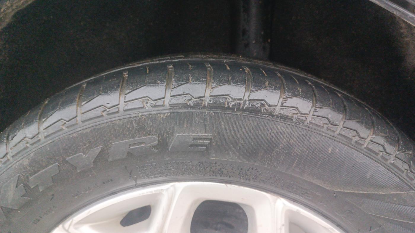 2013 Ford Ecosport TITANIUM 1.5L DIESEL, Diesel, Manual, 1,04,473 km, Left Rear Tyre Tread