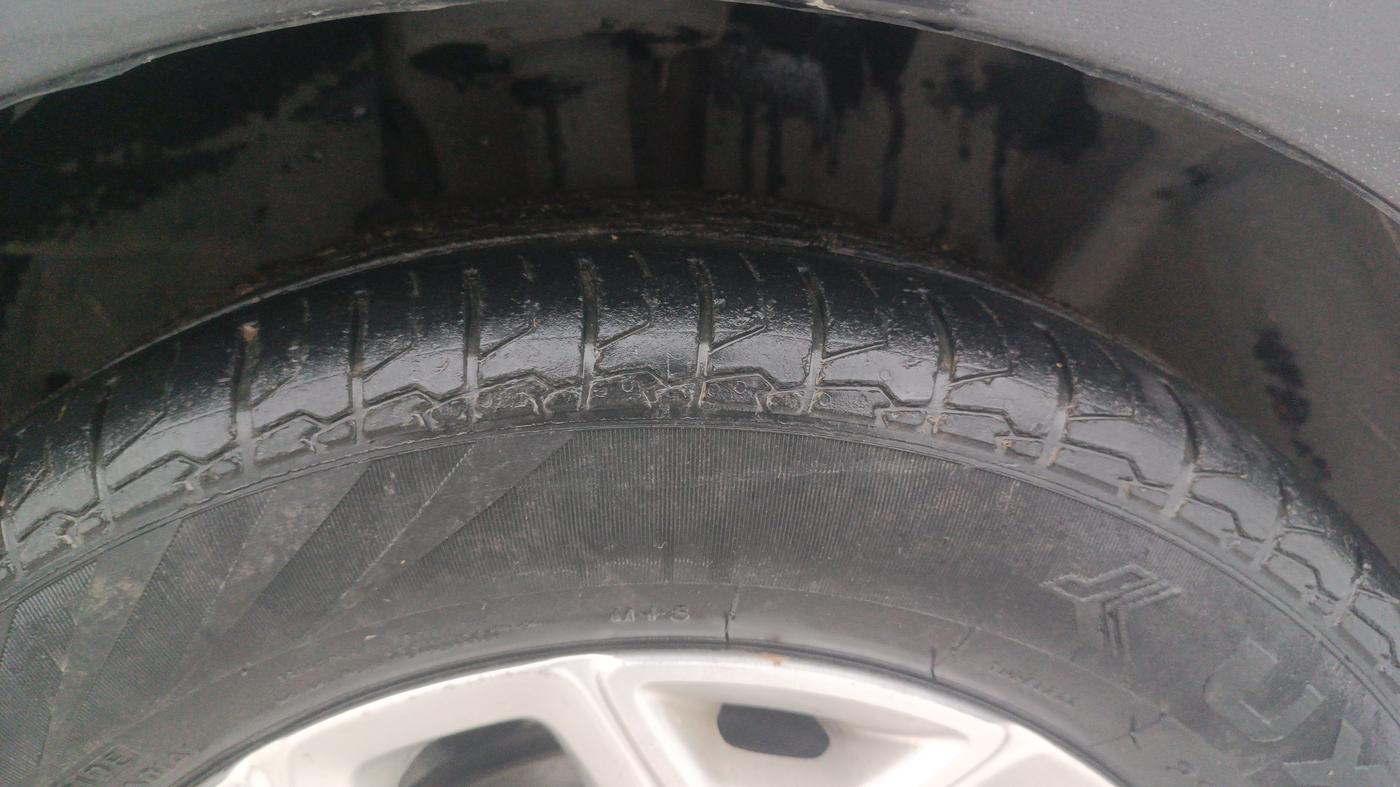 2013 Ford Ecosport TITANIUM 1.5L DIESEL, Diesel, Manual, 1,04,473 km, Right Front Tyre Tread