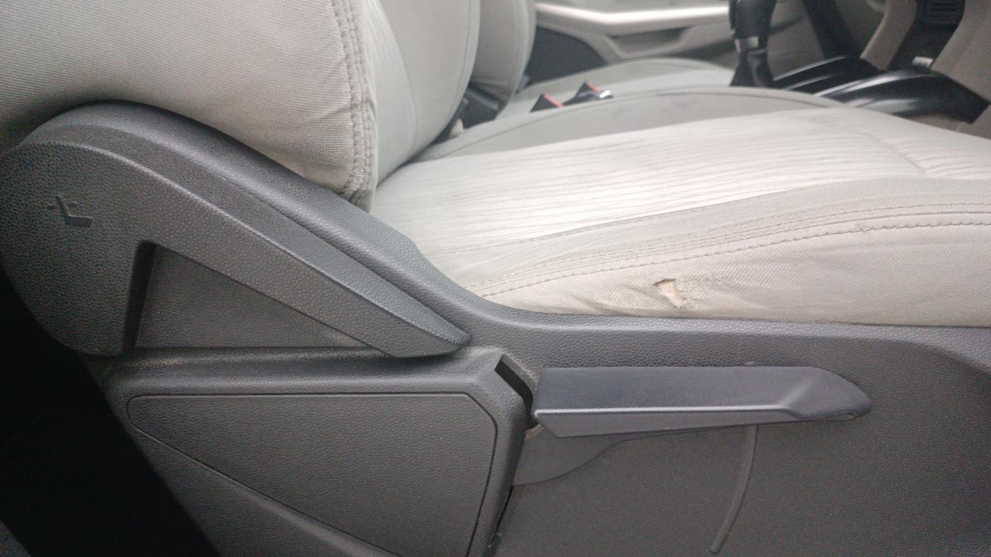 2013 Ford Ecosport TITANIUM 1.5L DIESEL, Diesel, Manual, 1,04,473 km, Driver Side Adjustment Panel