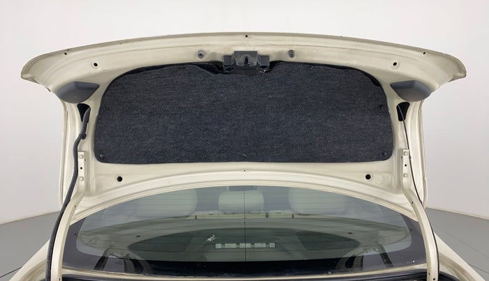 2010 Toyota Corolla Altis VL AT, Petrol, Automatic, 48,863 km, Boot Door Open