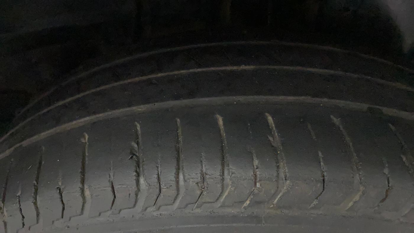2022 Tata PUNCH ACCOMPLISHED MT, Petrol, Manual, 30,465 km, Left Rear Tyre Tread
