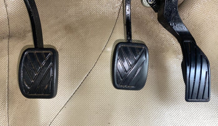 2014 Maruti Ertiga VXI, Petrol, Manual, 1,18,800 km, Pedals