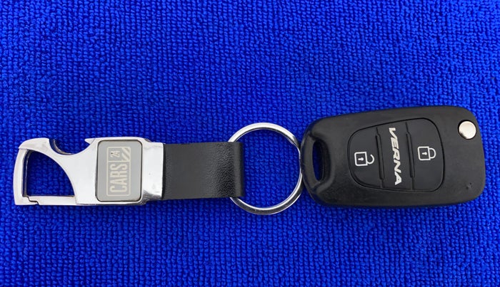 2012 Hyundai Verna FLUIDIC 1.6 VTVT SX, Petrol, Manual, 69,278 km, Key Close Up