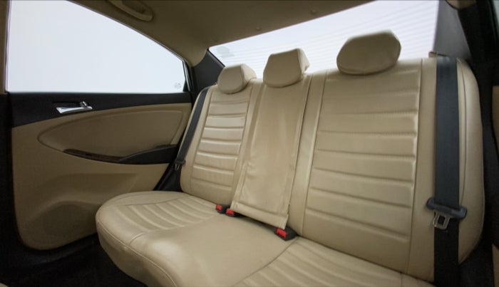 2012 Hyundai Verna FLUIDIC 1.6 VTVT SX, Petrol, Manual, 69,278 km, Right Side Rear Door Cabin