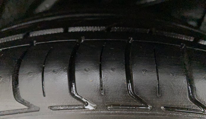 2012 Hyundai Verna FLUIDIC 1.6 VTVT SX, Petrol, Manual, 69,278 km, Left Rear Tyre Tread