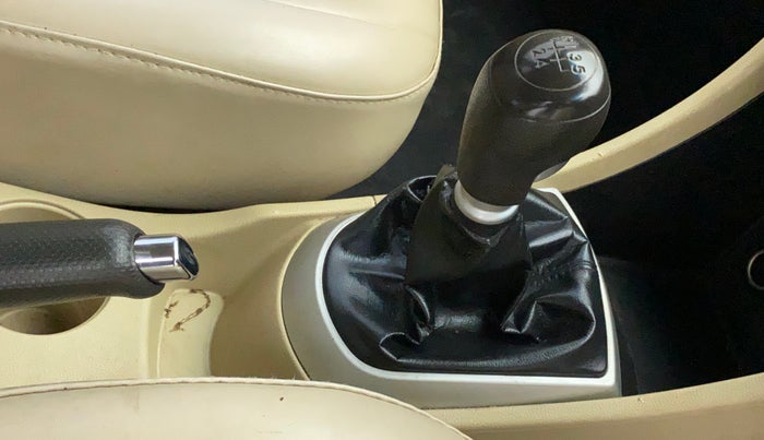 2012 Hyundai Verna FLUIDIC 1.6 VTVT SX, Petrol, Manual, 69,278 km, Gear Lever