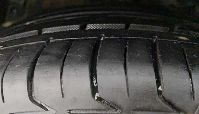 2012 Hyundai Verna FLUIDIC 1.6 VTVT SX, Petrol, Manual, 69,278 km, Left Front Tyre Tread