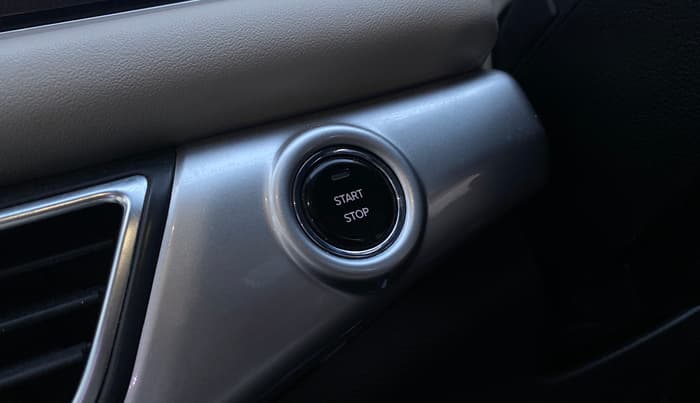 2021 Mahindra XUV700 AX 7 LUXURY D AT 7 STR, Diesel, Automatic, 77,604 km, Keyless Start/ Stop Button