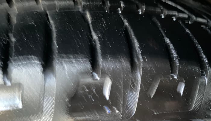 2021 Mahindra XUV700 AX 7 LUXURY D AT 7 STR, Diesel, Automatic, 77,604 km, Left Front Tyre Tread