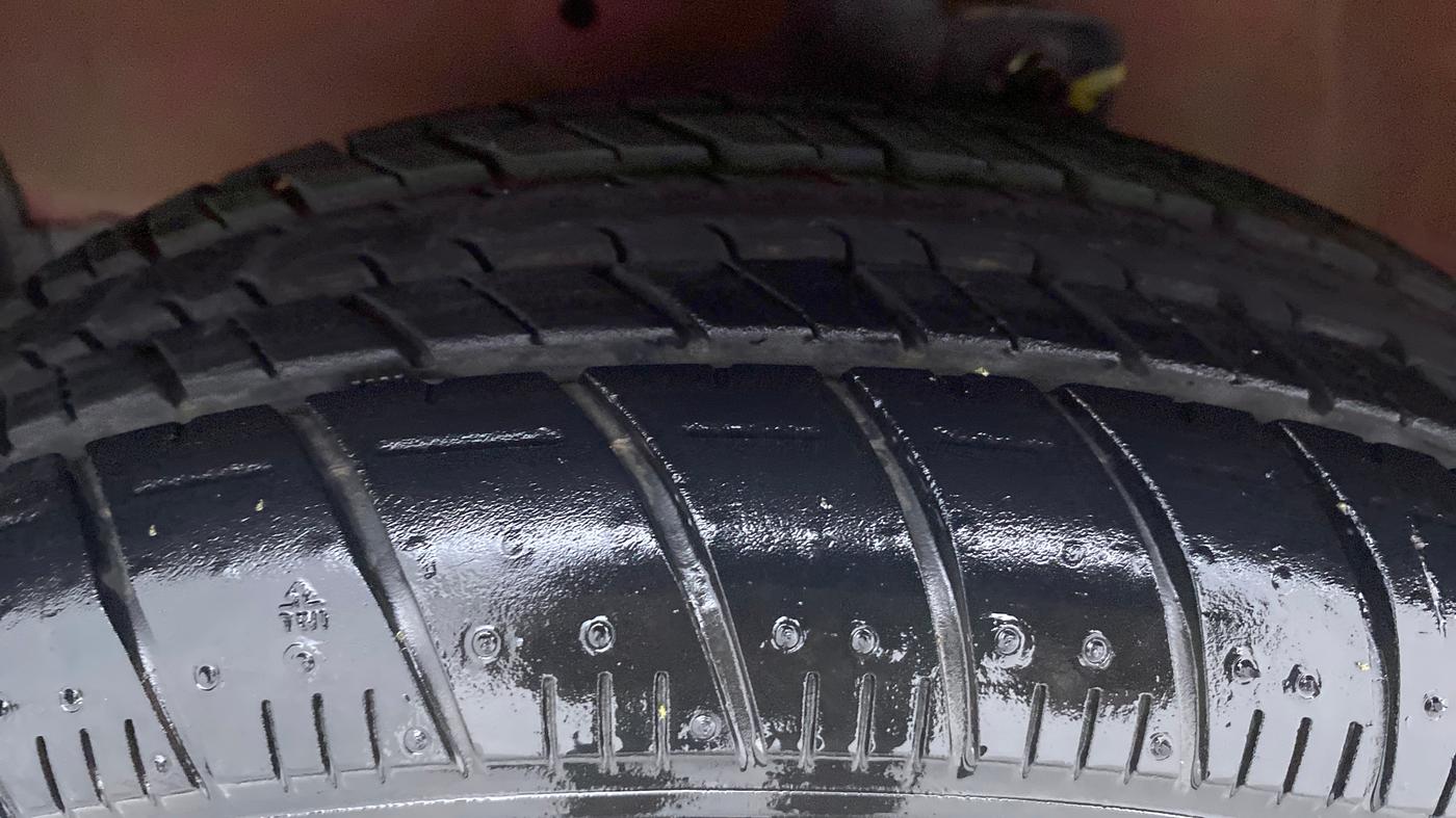 2018 Maruti Celerio ZXI AMT, Petrol, Automatic, 7,002 km, Left Front Tyre Tread