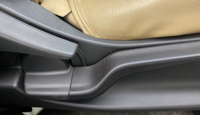 2019 Honda Amaze 1.2L I-VTEC VX, Petrol, Manual, 83,116 km, Driver Side Adjustment Panel