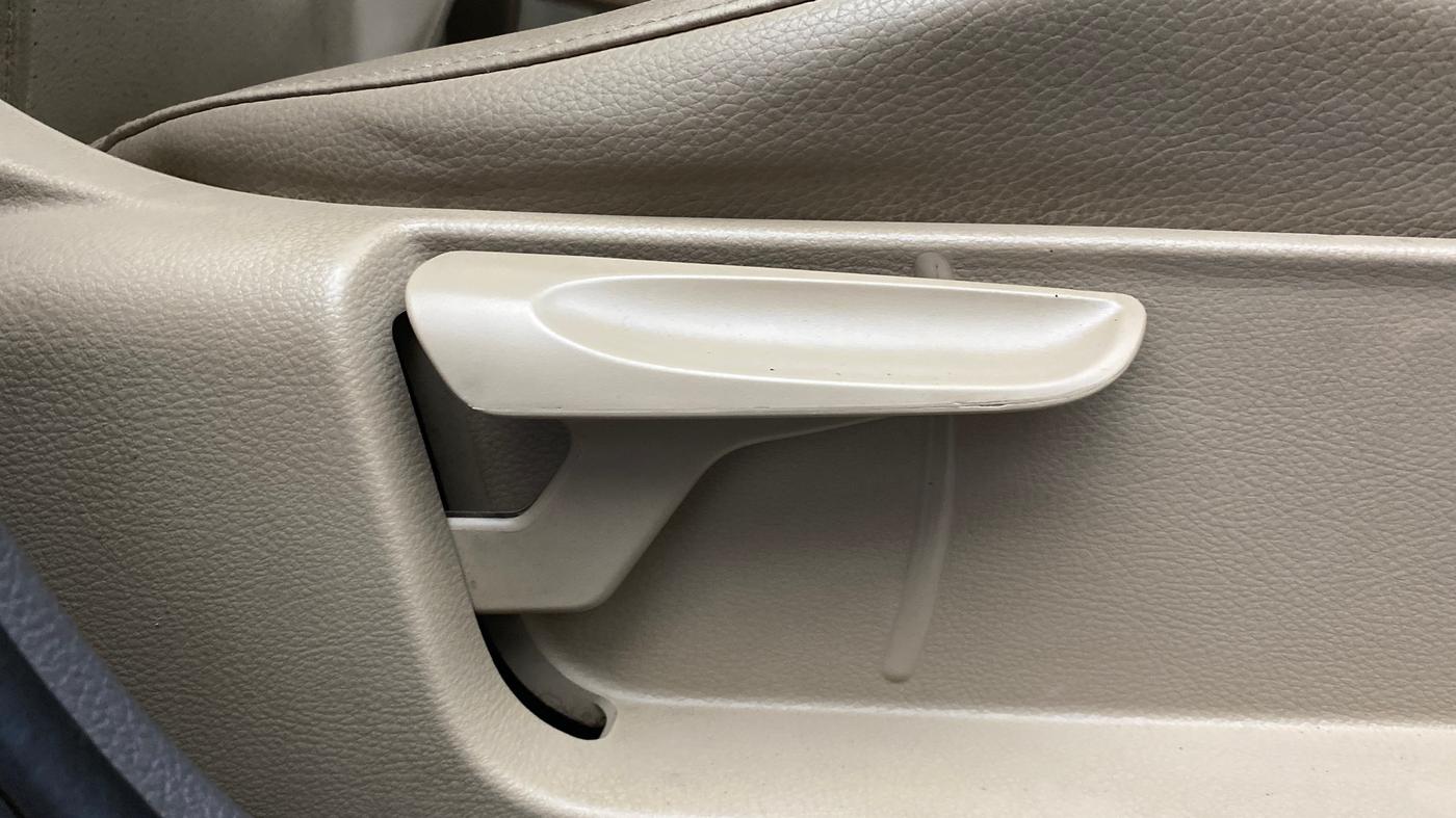 2017 Volkswagen Vento 1.2 TSI HIGHLINE PLUS AT, Petrol, Automatic, 92,325 km, Driver Side Adjustment Panel