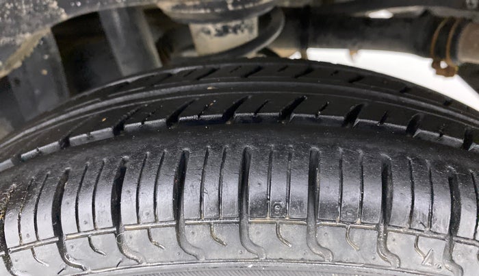 2012 Maruti Alto LXI, Petrol, Manual, 64,934 km, Left Rear Tyre Tread
