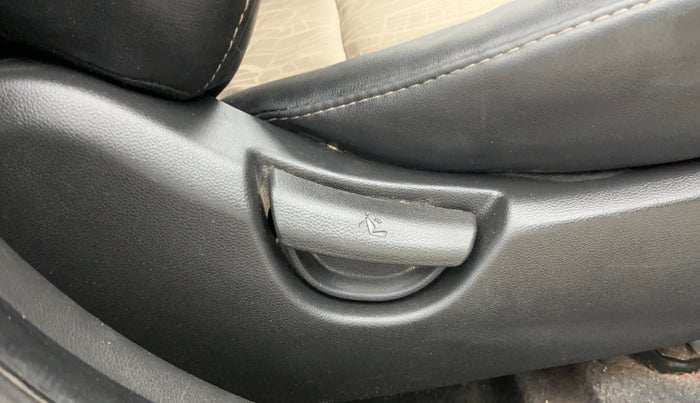 2014 Hyundai Grand i10 MAGNA 1.2 KAPPA VTVT, Petrol, Manual, 81,491 km, Driver Side Adjustment Panel