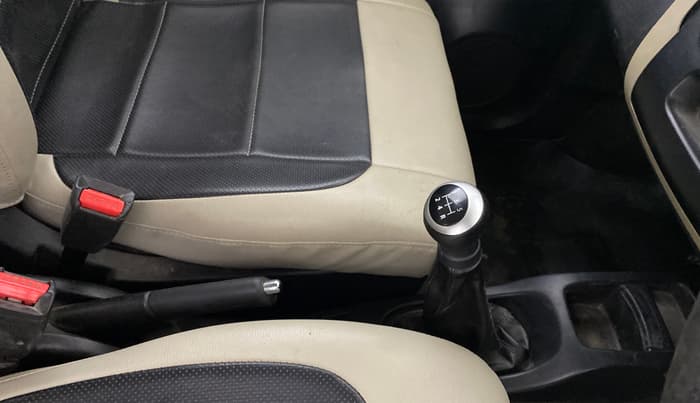 2017 Maruti Wagon R 1.0 VXI, Petrol, Manual, 30,199 km, Gear Lever