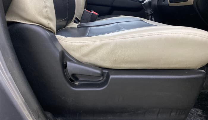 2017 Maruti Wagon R 1.0 VXI, Petrol, Manual, 30,199 km, Driver Side Adjustment Panel