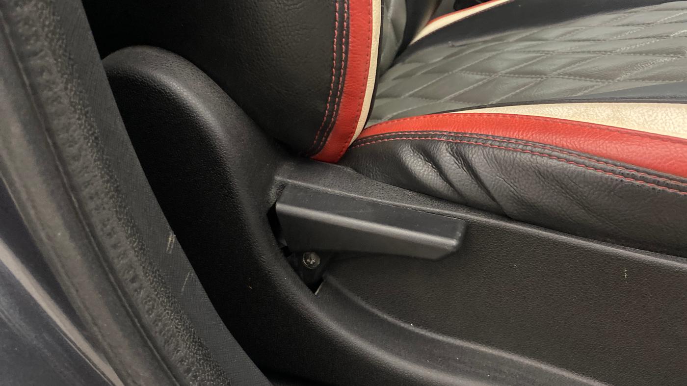 2018 Tata NEXON XT PETROL, Petrol, Manual, 61,928 km, Driver Side Adjustment Panel