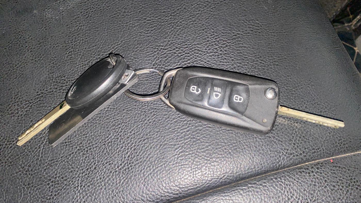 2018 Tata NEXON XT PETROL, Petrol, Manual, 61,928 km, Key Close Up