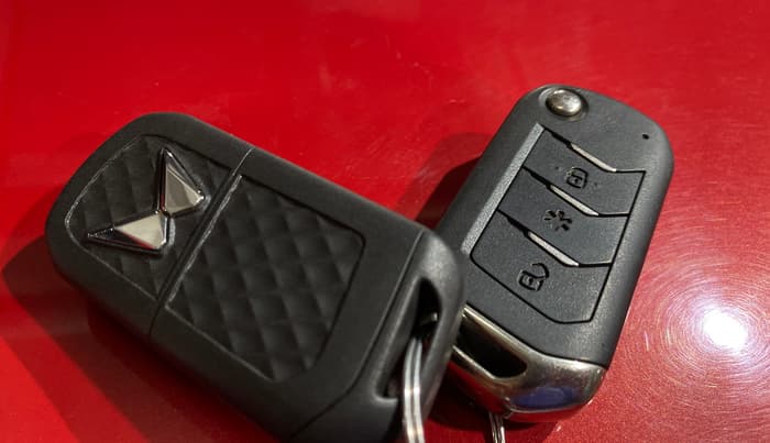 2023 Mahindra Thar LX PETROL HT 4WD AT, Petrol, Automatic, 8,873 km, Key Close Up