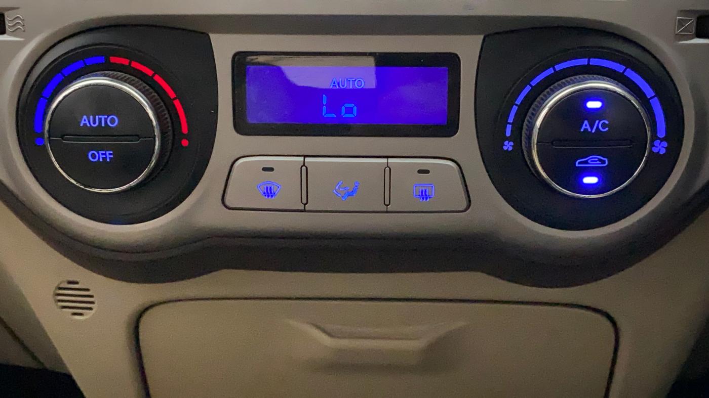 2011 Hyundai i20 MAGNA (O) 1.2, Petrol, Manual, 67,425 km, Automatic Climate Control