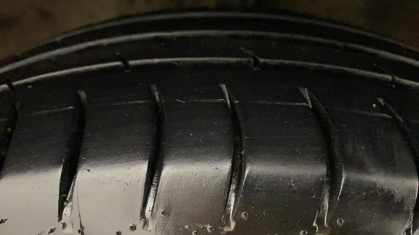 2011 Hyundai i20 MAGNA (O) 1.2, Petrol, Manual, 67,425 km, Right Front Tyre Tread