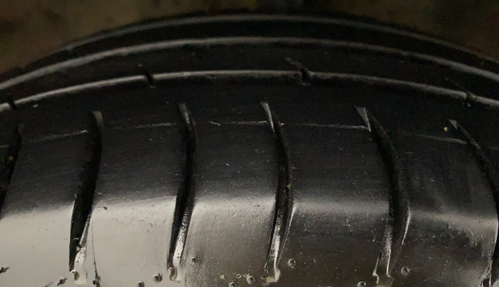 2011 Hyundai i20 MAGNA (O) 1.2, Petrol, Manual, 67,425 km, Right Front Tyre Tread