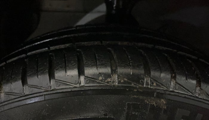 2021 Hyundai GRAND I10 NIOS SPORTZ AMT 1.2 KAPPA VTVT, Petrol, Automatic, 2,888 km, Left Front Tyre Tread