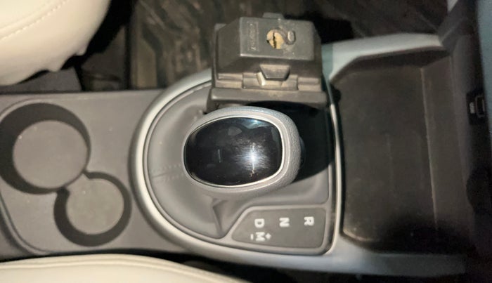 2021 Hyundai GRAND I10 NIOS SPORTZ AMT 1.2 KAPPA VTVT, Petrol, Automatic, 2,888 km, Gear Lever