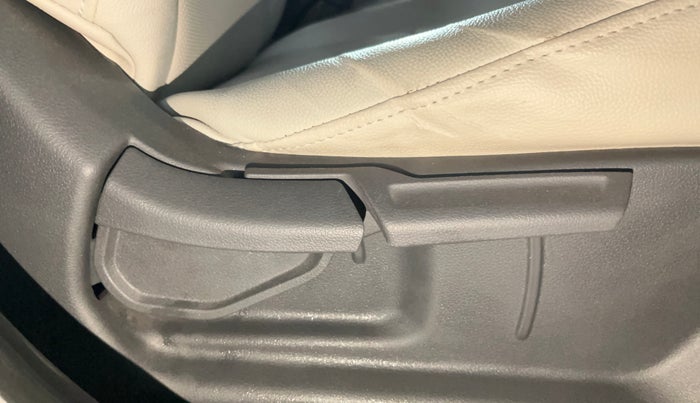 2021 Hyundai GRAND I10 NIOS SPORTZ AMT 1.2 KAPPA VTVT, Petrol, Automatic, 2,888 km, Driver Side Adjustment Panel